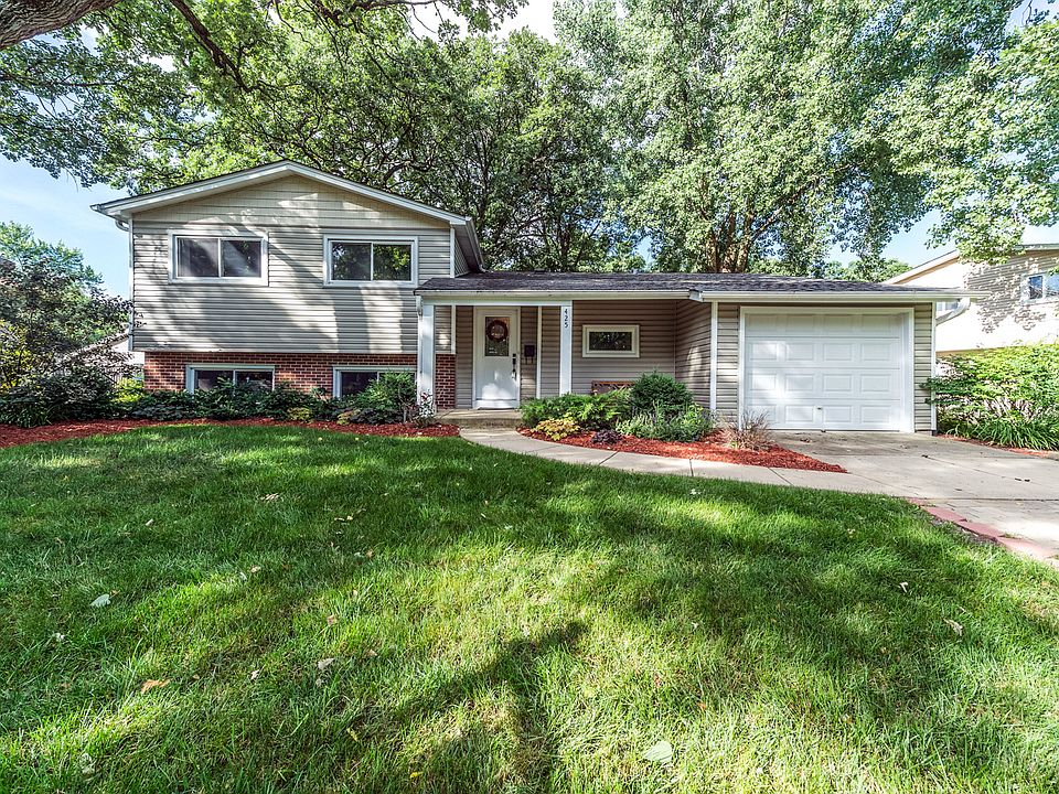 1st image of 425 Spruce Dr