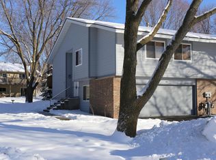 7001 Pima Ln, Chanhassen, MN 55317