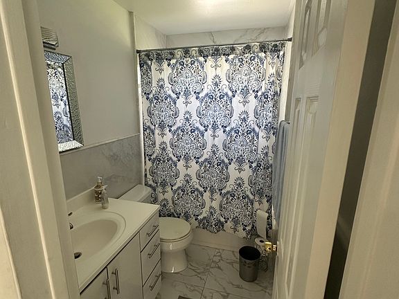5th image of 9223 SW 49th Pl