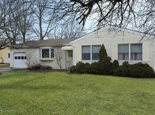 3 Fairview Dr, Middletown, NJ 07748