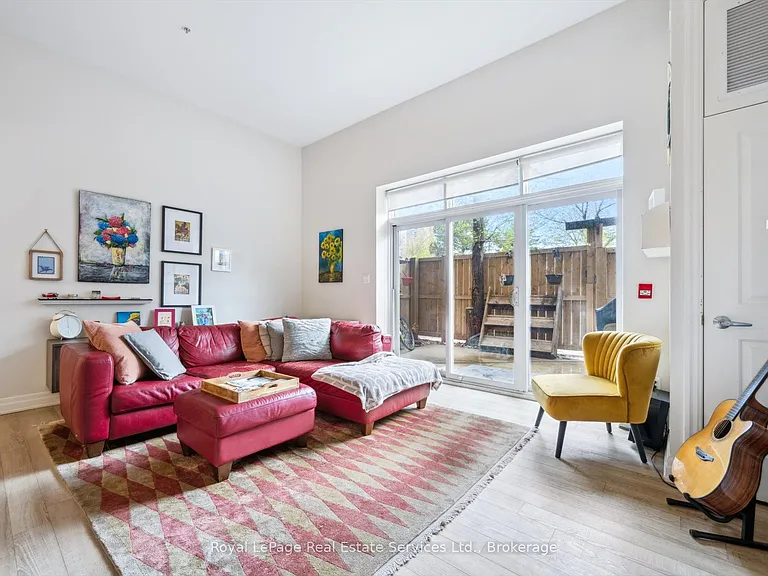 459 Kerr St #106 — Photo 2