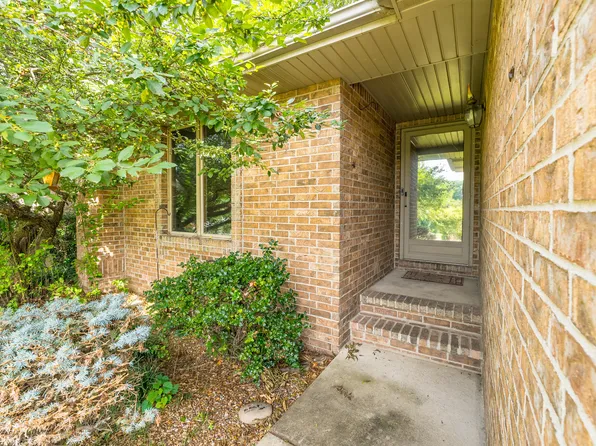 3121 W Sunset Street, Springfield, MO 65807