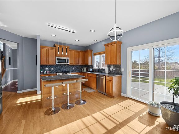 4th image of 945 Wyndham Dr