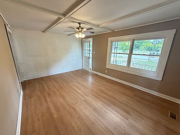 4th image of 8525 Jackson Cir