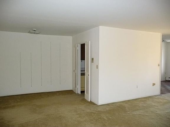 2nd image of 100 E Hartsdale Ave APT 2DW