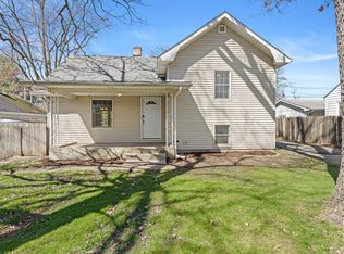 2776 Oakwood St, Portage, IN 46368