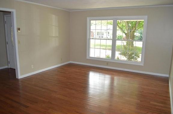 4th image of 1812 Brentwood Dr