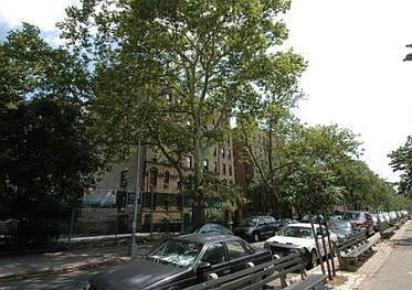 2nd image of 1350 E 5th St APT 2I