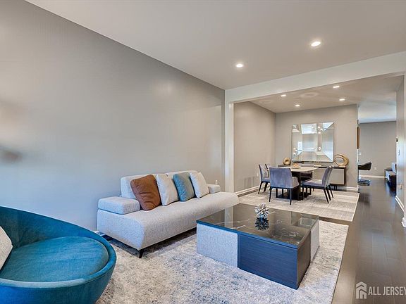 5th image of 64 Andrews Way