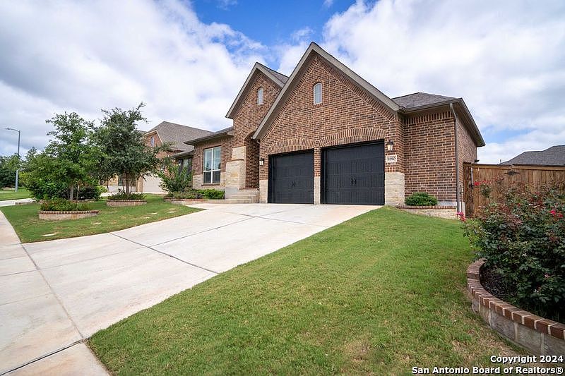 1st image of 1910 Cottonwood Way