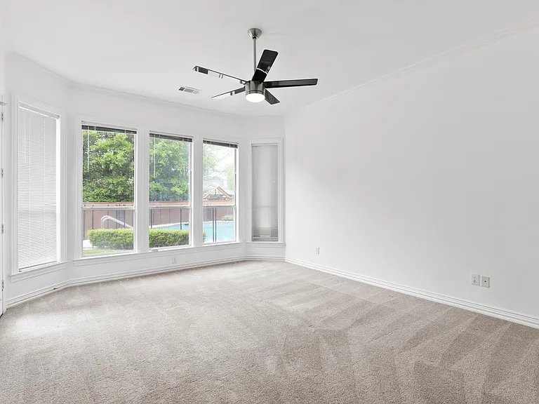 914 Edgemeer Ln — Photo 14