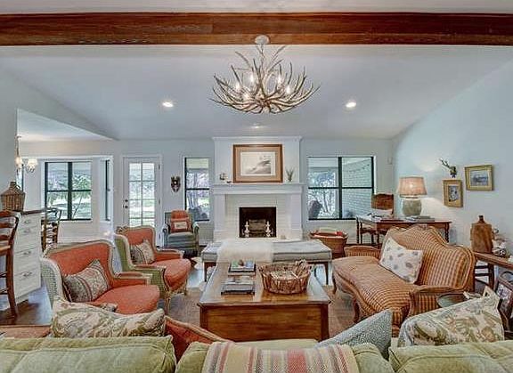2nd image of 10016 Blue Hill Dr