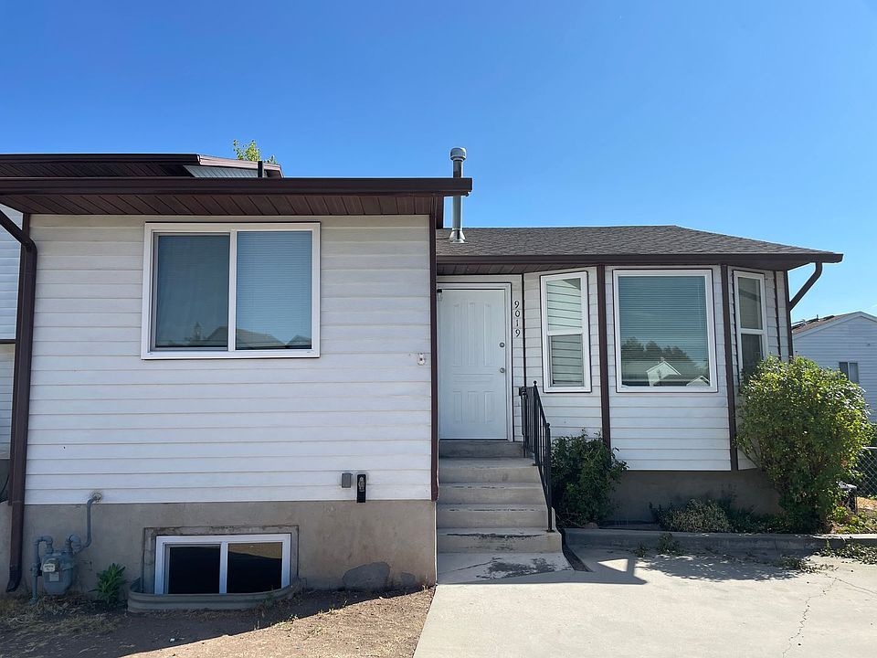 1st image of 9019 S Goddard Cir