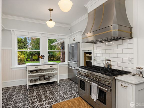 15th image of this home