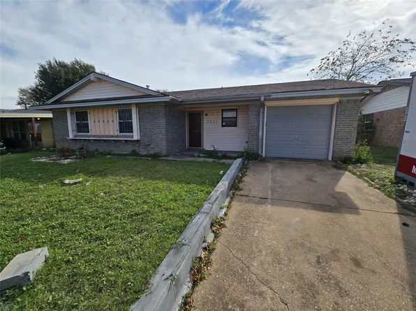 3620 Pacesetter Dr, Dallas, TX 75241