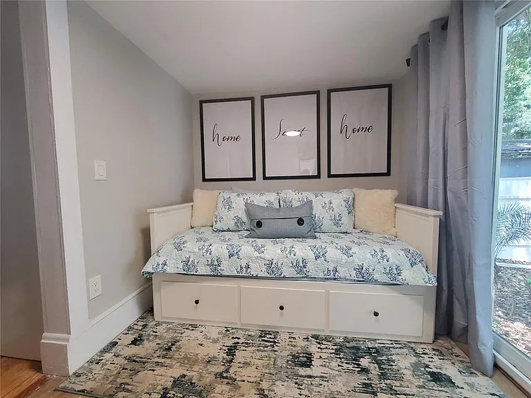 410 N Oleander Ave — Photo 10