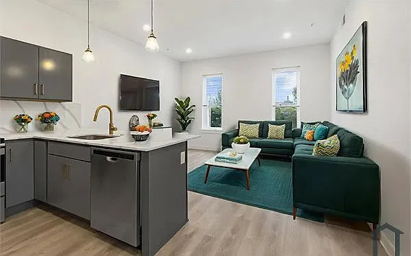 2 bed, 724 sqft, $1,500 — Photo 1