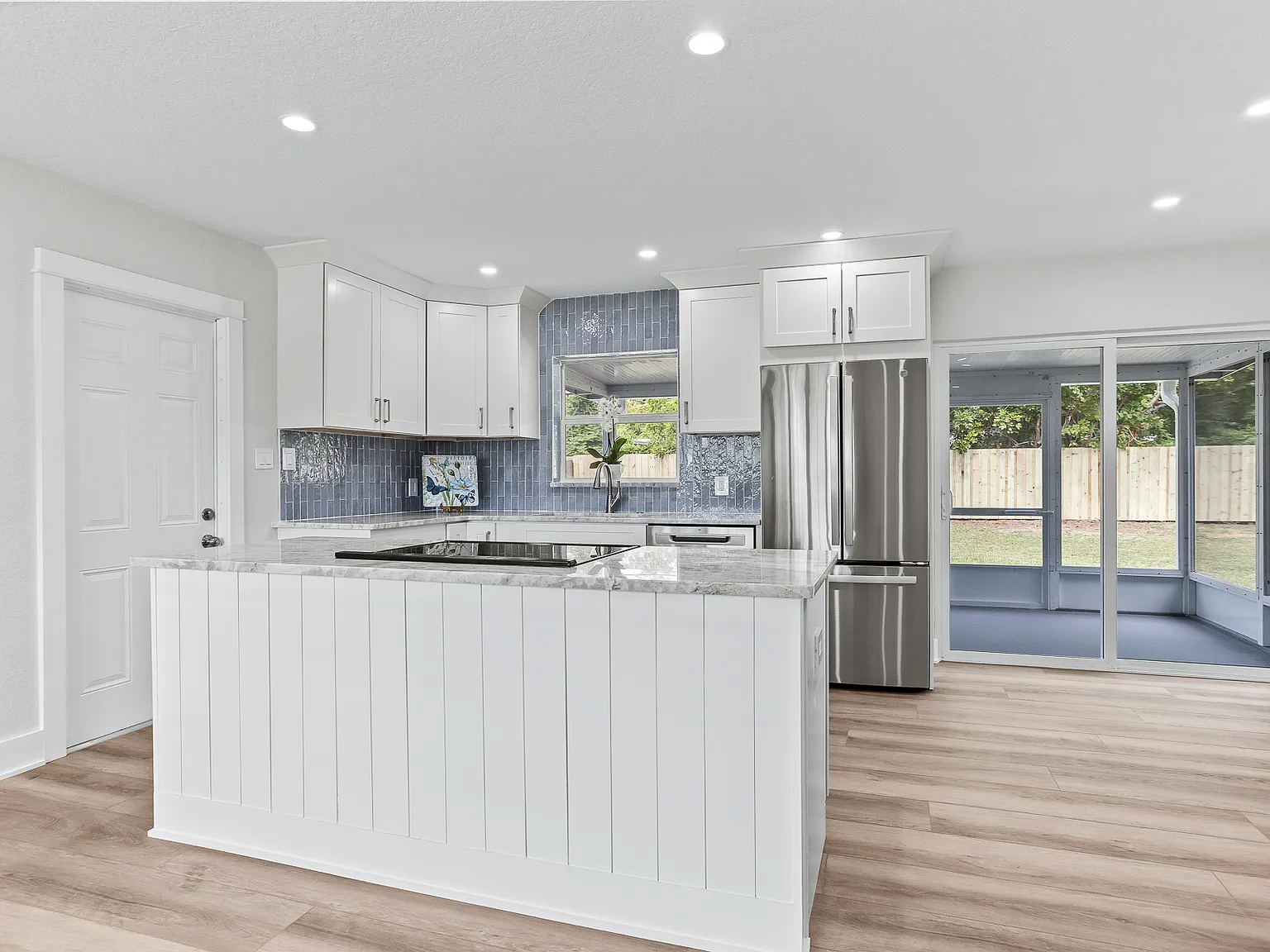 2 bed, 1000 sqft, $2,650 — Photo 2