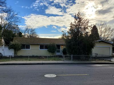 1405 SE North St, Grants Pass, OR, 97526