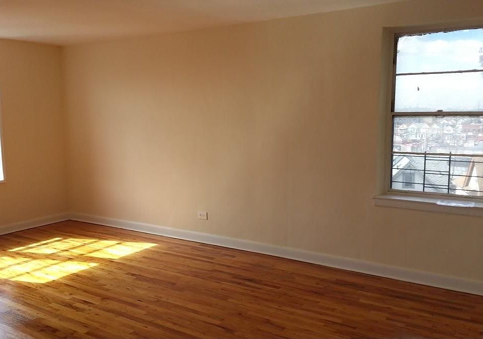 2nd image of 3709 75th St APT 6M