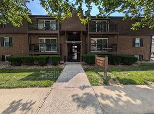 5801 Woodson St APT 101, Mission, KS 66202