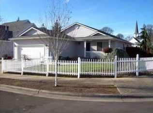 111 S 18th Pl, Cornelius, OR 97113