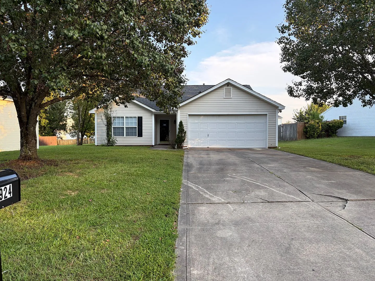 3 Bed Ranch in Monroe! — Photo 1