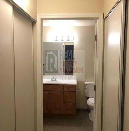 4th image of 1605 Norpoint Way NE APT C