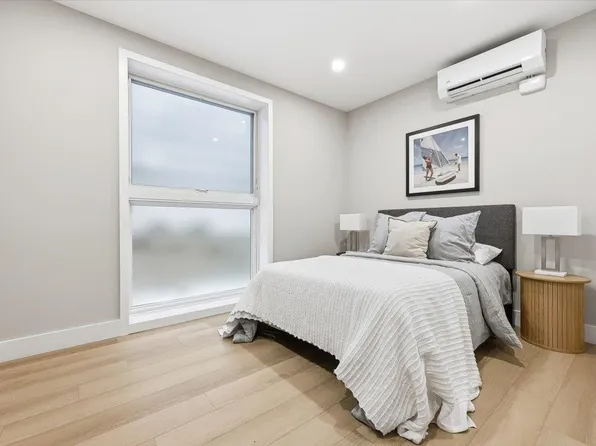 134 New York Avenue image 9 of 23