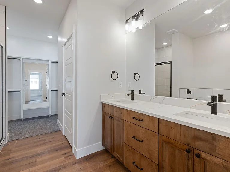 656 Jeanine Dr — Photo 27