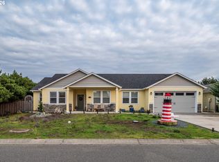 2953 Spinnaker Dr, Bandon, OR 97411
