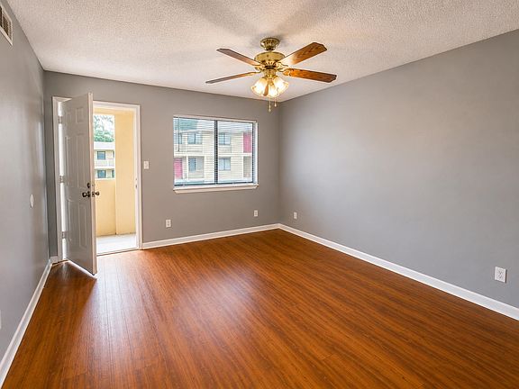 3rd image of 403 Hayden Rd APT 231