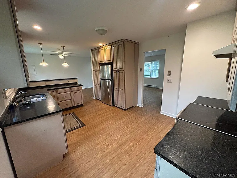 2 Partington Pl — Photo 8