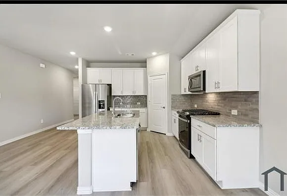 6208 Castamere Dr — Photo 10
