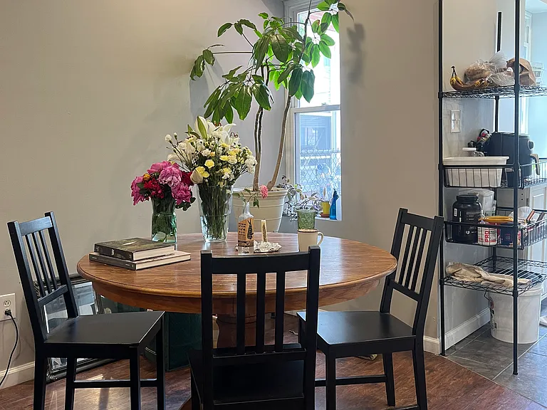 3156 Livingston St — Photo 3