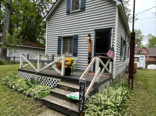 9457 Spinnaker St, Grayling, MI 49738