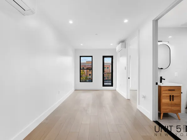 255 Clarkson Avenue image 4 of 11