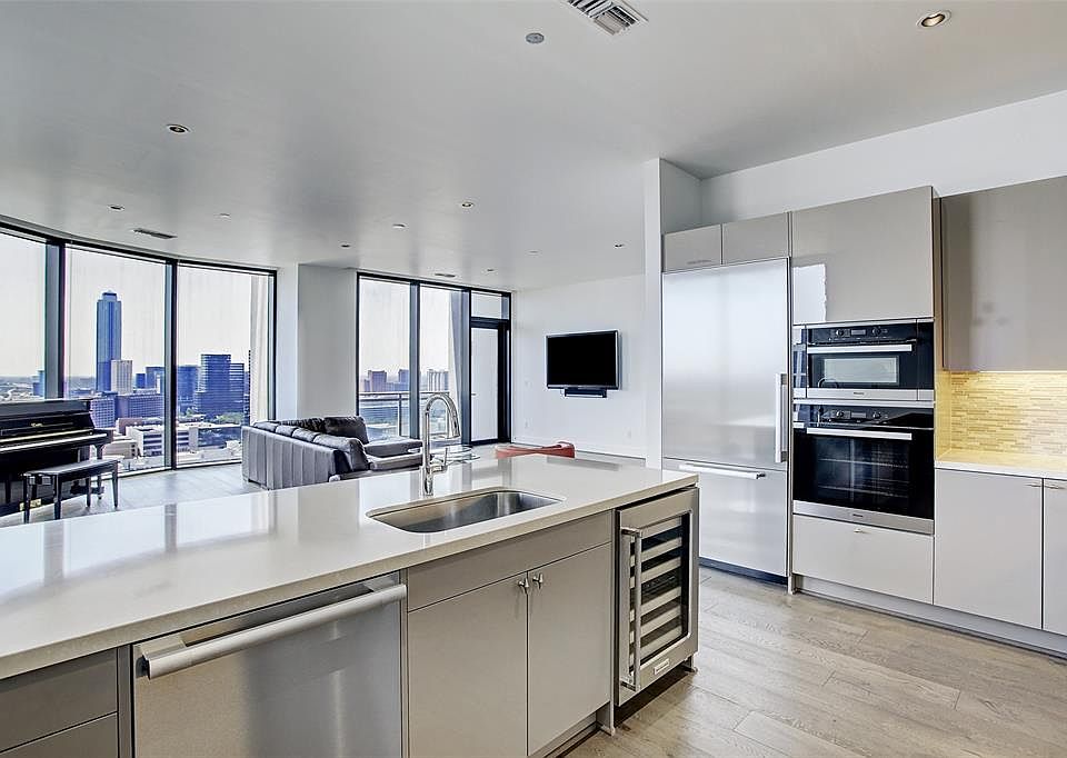 1st image of 1409 Post Oak Blvd Unit 2001