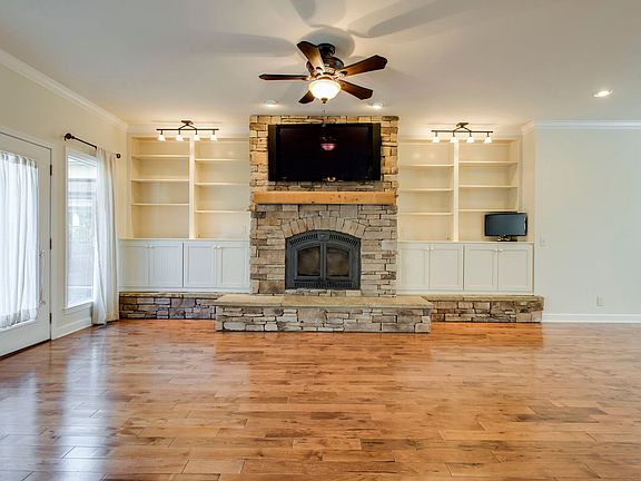 5th image of 528 Trace Creek Dr