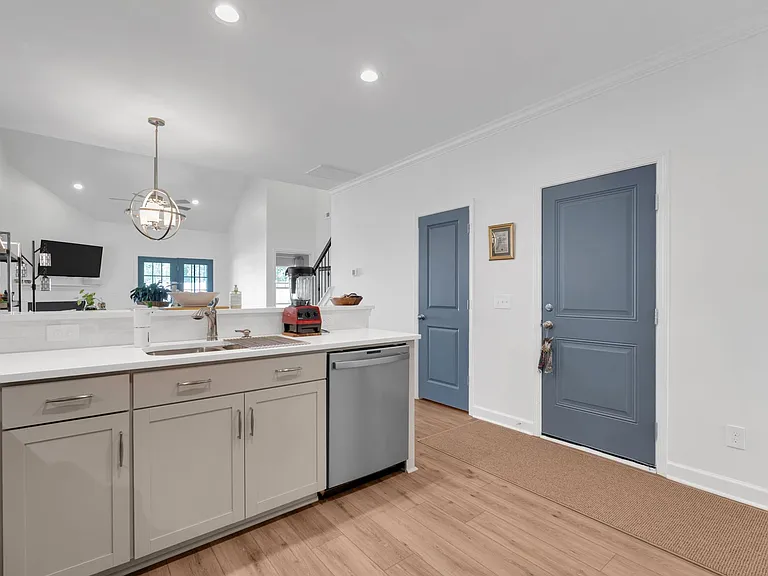 323 Nettle Ln — Photo 9
