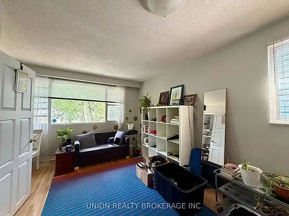 5th image of 36 Balsam Ave #2