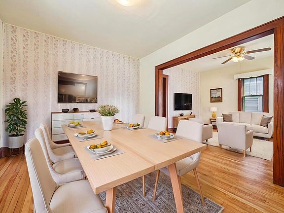 3rd image of 166 East Rosedale AVENUE