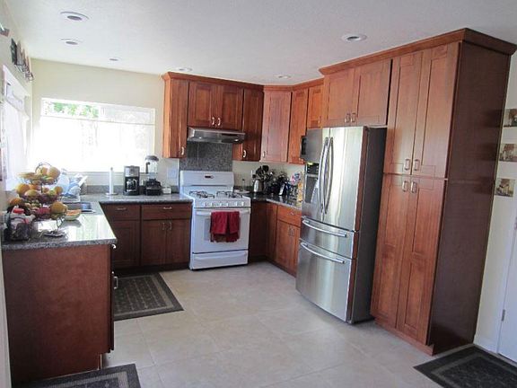 4th image of 387 Alric Dr