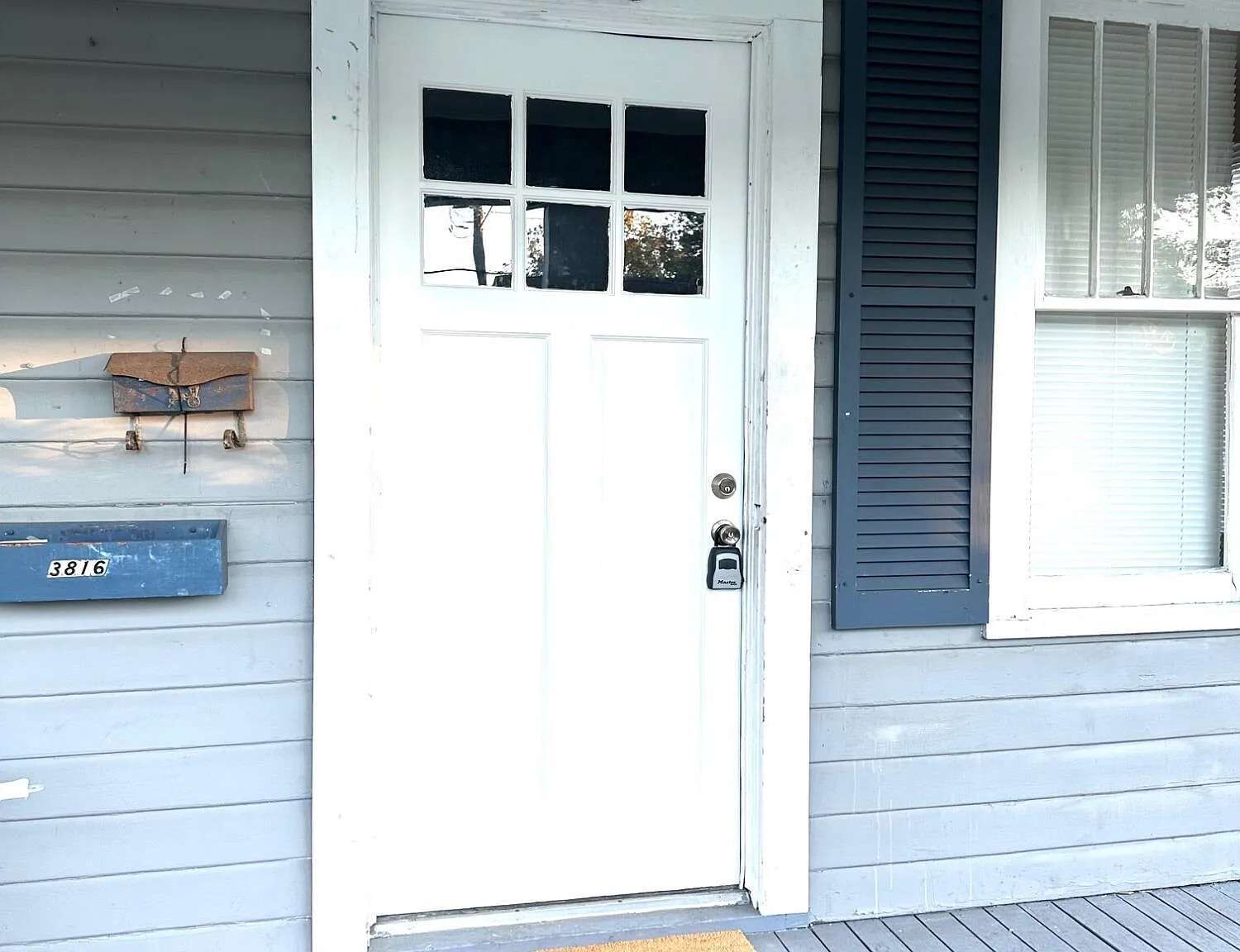 3 bed, 1.0 bath, 1056 sqft, $1,300 — Photo 3