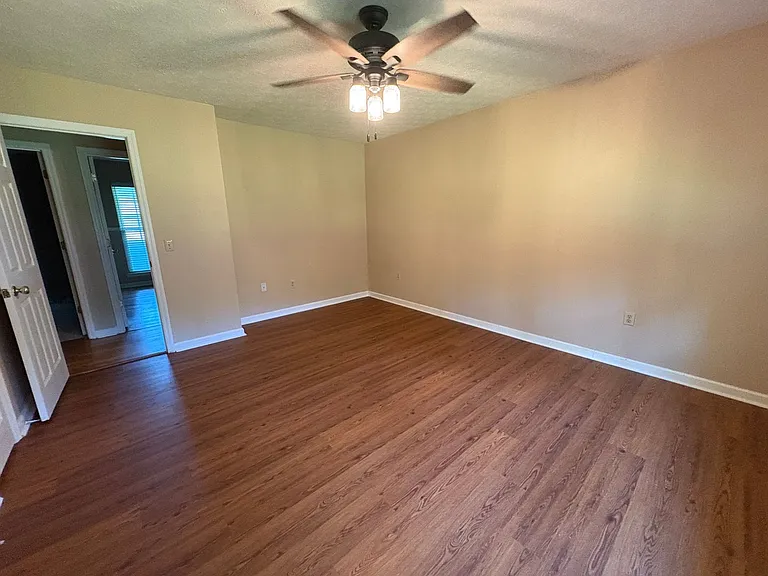 133 John Glenn Dr — Photo 11