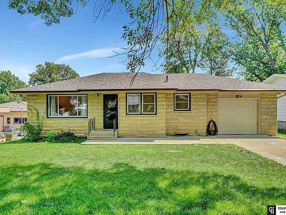 2nd image of 824 Mahoney Dr