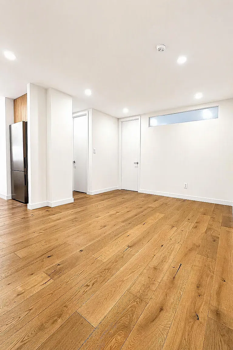 227 E 59th St — Photo 4