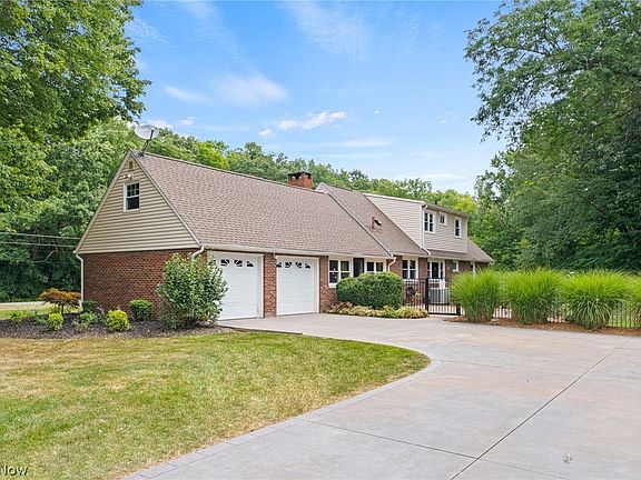 2nd image of 926 Hardy Rd
