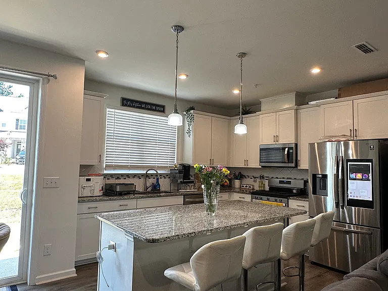 1425 Hopedale Dr — Photo 6