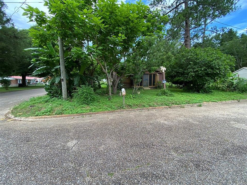 2nd image of 200 Newton St